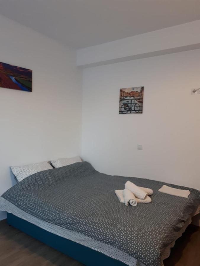 Hunyadi Budget Ciresica Sibiu Buitenkant foto