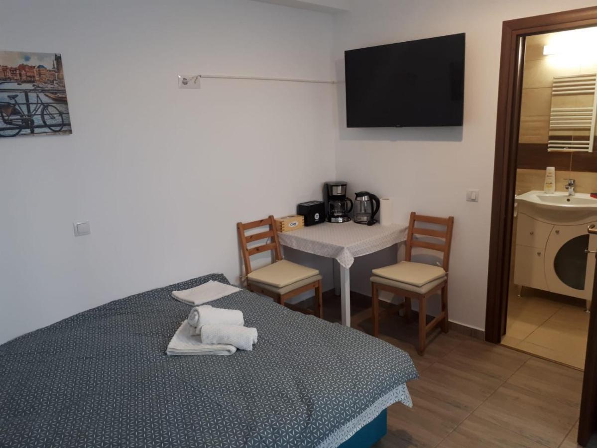 Hunyadi Budget Ciresica Sibiu Buitenkant foto